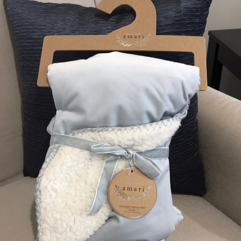 Amari velveteen baby blanket; light blue.